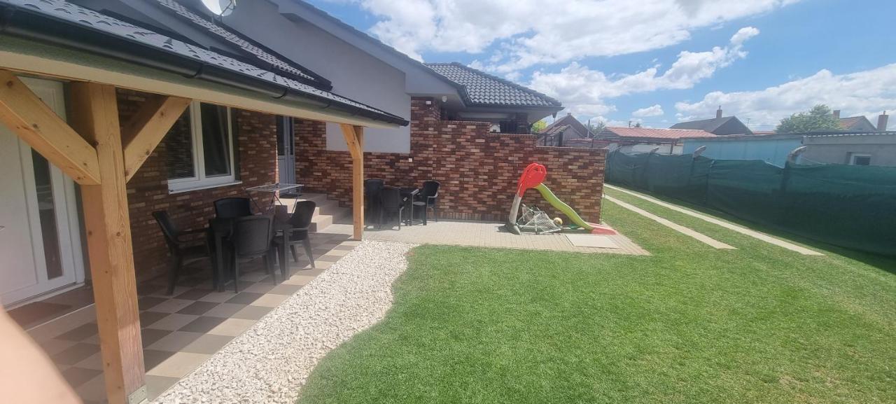 Alexej Apartmany Velky Meder Exterior photo